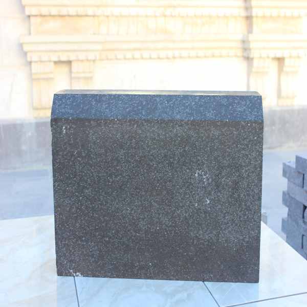 bazalt, bazalt bordür , bazalt döşeme , bazalt kaplama , mucartalı bazalt , honlu bazalt , patinatolu bazalt , küptaş , kesme küptaş , kırma küptaş , bazalt kumu , bazalt engelli taşı , bazalt duba