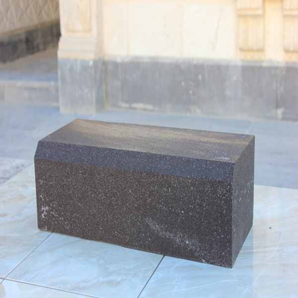 bazalt, bazalt bordür , bazalt döşeme , bazalt kaplama , mucartalı bazalt , honlu bazalt , patinatolu bazalt , küptaş , kesme küptaş , kırma küptaş , bazalt kumu , bazalt engelli taşı , bazalt duba