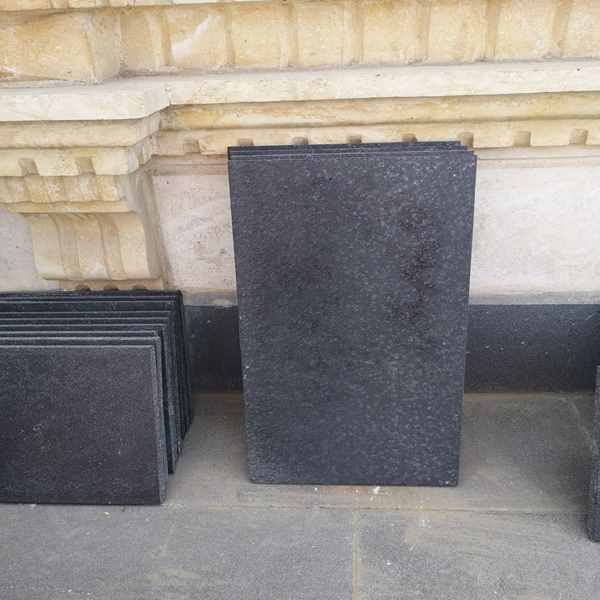 bazalt, bazalt bordür , bazalt döşeme , bazalt kaplama , mucartalı bazalt , honlu bazalt , patinatolu bazalt , küptaş , kesme küptaş , kırma küptaş , bazalt kumu , bazalt engelli taşı , bazalt duba
