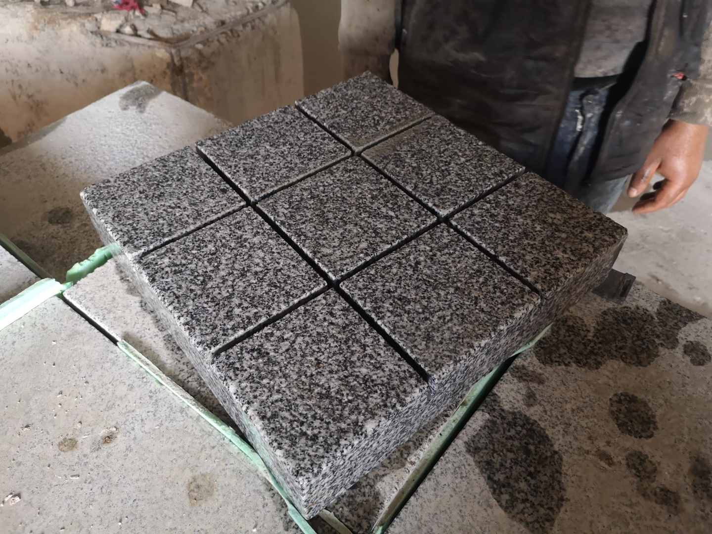 granit , granit kumu , granit döşeme , granit kaplama , granit bordür , granit mozaik , granit yol taşı